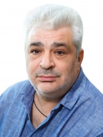 Менакер Максим
